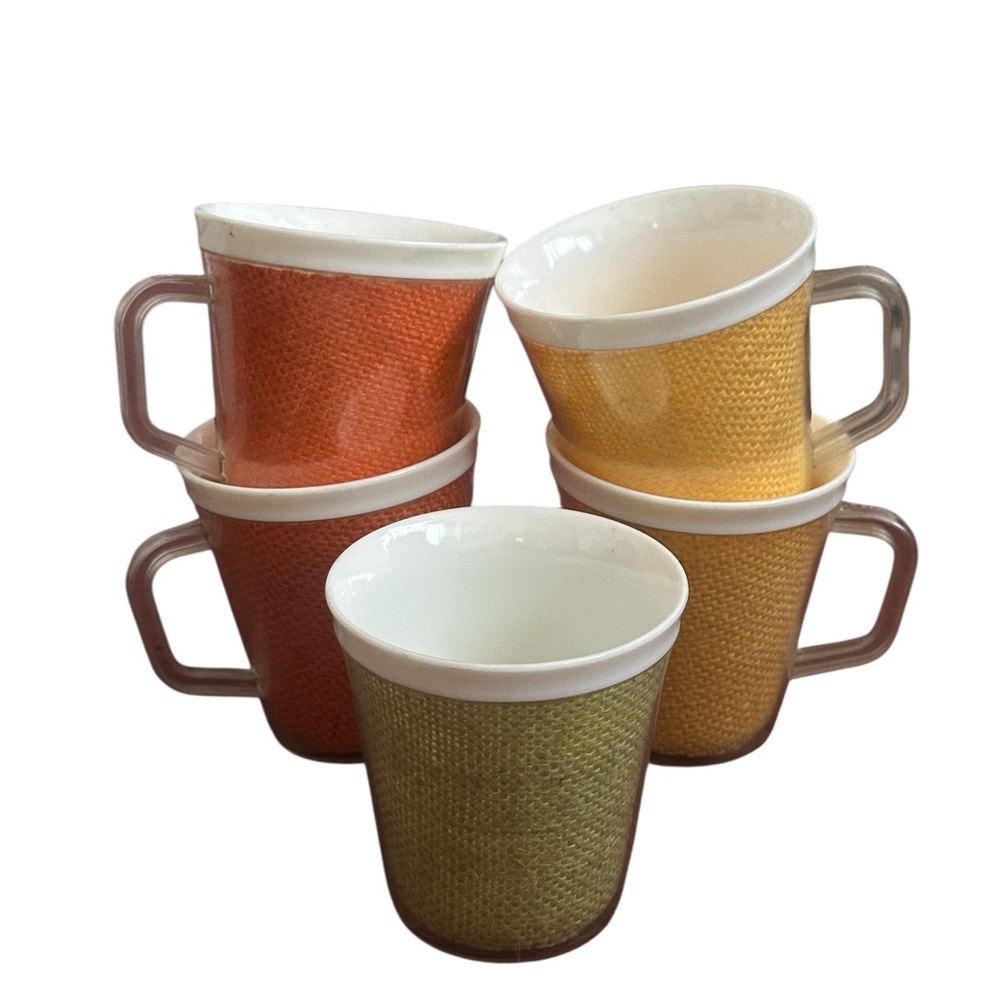 Set of 5 vintage woven insulated mugs plastic